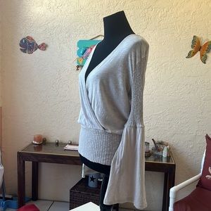 AMADI Womens Cream SUPER SWEET Wrap Top and Long Fluted Trumpet Sleeves ~ Medium